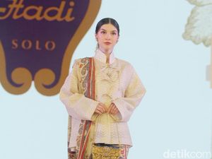 Foto: 10 Koleksi Batik Kembang Parang di Fashion Nation Senayan City Foto: 10 Koleksi Batik Kembang Parang di Fashion Nation Senayan City