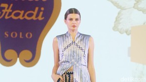 Hari Batik Nasional: 6 Cara Padu Padan Batik agar Tampil Modern & Stylish