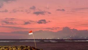 Langka! Komet A3 Melintas di Langit Bali