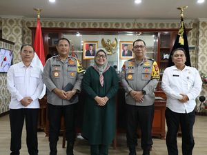 Plt Gubernur Kepri Marlin Jalin Sinergi dengan Polda-Korem untuk Pilkada Damai Plt Gubernur Kepri Marlin Jalin Sinergi dengan Polda-Korem untuk Pilkada Damai