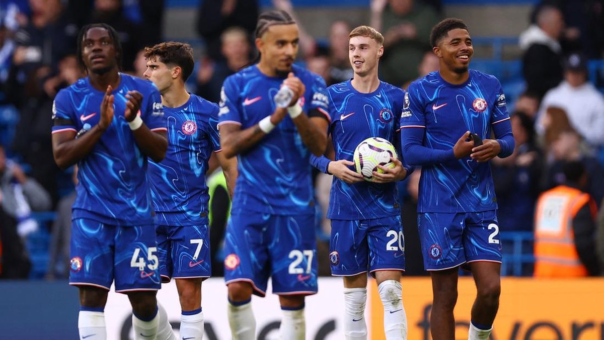 Enzo Maresca menyambut gembira kemenangan 4-2 Chelsea atas Brighton & Hove Albion (Foto: REUTERS/Hannah McKay)
