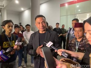 Dharma Soal Masalah KTP Dukungan: Putra Anies Suka Main ke Kafe Kami Dharma Soal Masalah KTP Dukungan: Putra Anies Suka Main ke Kafe Kami