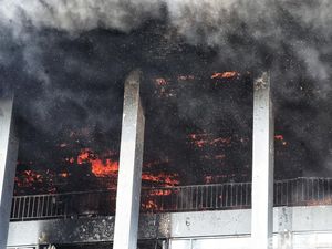 Video: Pernyataan Bakamla soal Kebakaran Gedung Perintis Kemerdekaan Video: Pernyataan Bakamla soal Kebakaran Gedung Perintis Kemerdekaan