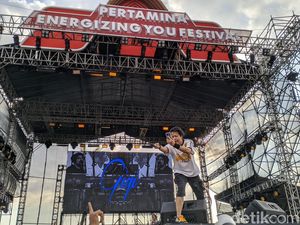 Gebrak Panggung MotoGP Mandalika, Gigi Serukan Perdamaian untuk Palestina Gebrak Panggung MotoGP Mandalika, Gigi Serukan Perdamaian untuk Palestina