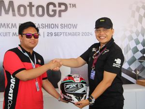 Lelang Helm Bertanda Tangan Rider MotoGP Mandalika, Terjual Rp 25,5 Juta