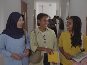 Program ADEM-ADIK Bantu Ribuan Pelajar Pelosok Raih Pendidikan Berkualitas