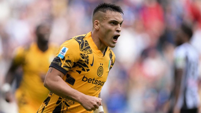 Soccer Football - Serie A - Udinese v Inter Milan - Bluenergy Stadium, Udine, Italy - September 28, 2024 Inter Milans Lautaro Martinez celebrates scoring their second goal REUTERS/Daniele Mascolo