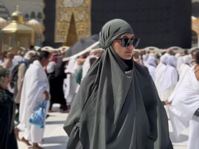 7 Foto Gaya Paula Verhoeven Umrah Tanpa Ditemani Baim Wong
