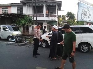 Pemobil di Bone Tabrak Pasutri hingga Luka, Sopir Serahkan Diri ke Polisi