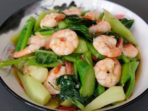Resep Tumis Udang dan Kailan, Lauk Enak Untuk Makan Malam Resep Tumis Udang dan Kailan, Lauk Enak Untuk Makan Malam