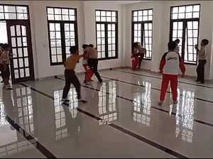 Heboh Siswa SD Cianjur Duel 3 Vs 3 di Dalam Masjid Sekolah Heboh Siswa SD Cianjur Duel 3 Vs 3 di Dalam Masjid Sekolah