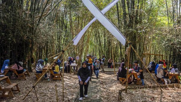 Serunya Belanja di Pasar Awi Campernik, Ada di Tengah Hutan Bambu