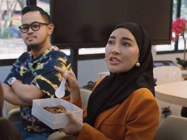 Shandy Purnamasari Doyan Makan Bubur Kaki Lima hingga Warteg