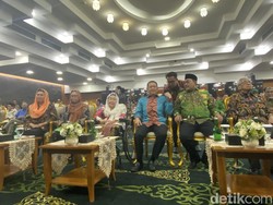 Sinta Nuriyah-Yenny Wahid Sambangi MPR Usai Tap Pemberhentian Gus Dur Dicabut