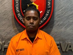 Tampang 2 Tersangka Pembubaran Diskusi di Kemang Kini Berbaju Tahanan