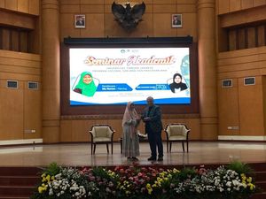 UT Jakarta Bekali Wisudawan Pengetahuan soal Kekerasan Mental & Seksual