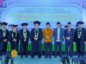Emil Dardak Ajak Lulusan Unisla Jadi Generasi yang Adaptif di Era AI Emil Dardak Ajak Lulusan Unisla Jadi Generasi yang Adaptif di Era AI