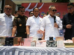 Zulhas Sebut Basmi Produk Ilegal Bisa Bantu Prabowo Capai Target Ekonomi 8%