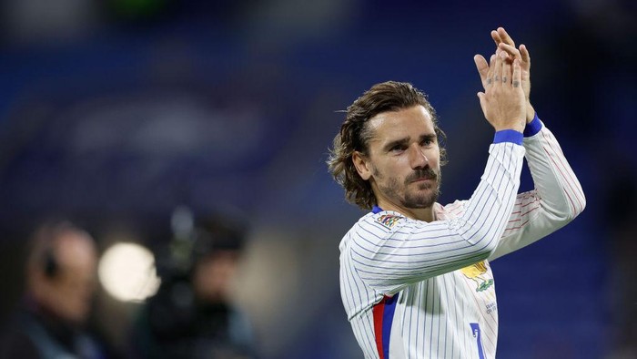 DECINES, FRANCE - SEPTEMBER 9: Antoine Griezmann of France celebrates the victory  during the  UEFA Nations league match between France  v Belgium at the Groupama Stadium on September 9, 2024 in Decines France (Photo by Rico Brouwer/Soccrates/Getty Images)