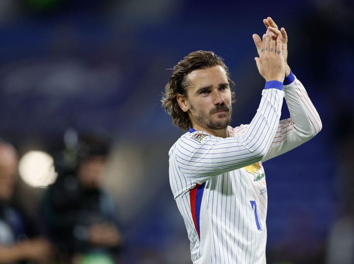 DECINES, FRANCE - SEPTEMBER 9: Antoine Griezmann of France celebrates the victory  during the  UEFA Nations league match between France  v Belgium at the Groupama Stadium on September 9, 2024 in Decines France (Photo by Rico Brouwer/Soccrates/Getty Images)