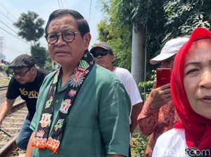 Momen Pramono Anung Cek Rumah Warga Tepi Rel di Cideng, Janji Bangun Pagar
