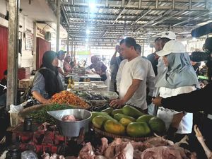 Blusukan ke Pasar, Ahmad Luthfi Tekankan Pembentukan Klaster Pedagang