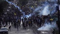 Demo Protes Pembunuhan Pimpinan Hizbullah di Pakistan Ricuh!