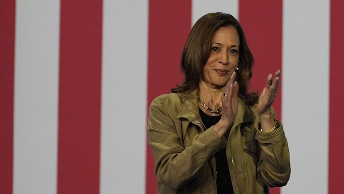 Democratic presidential nominee Vice President Kamala Harris speaks at Cochise College Douglas Campus in Douglas, Ariz., Friday, Sept. 27, 2024. (AP Photo/Carolyn Kaster)