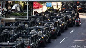 Gladi Resik HUT ke-79 TNI, Rantis Berjejer di Jalan Merdeka Barat