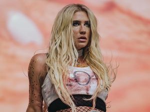 Kesha Ganti Lirik Lagu Tik Tok yang Sebut Nama P Diddy Kesha Ganti Lirik Lagu Tik Tok yang Sebut Nama P Diddy