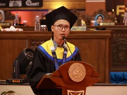 Kerja Sambil Kuliah Demi Selesaikan S1, Ariiq Kini Dapat Tawaran Beasiswa S2 dari Unair