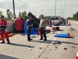 Laka di Tol Terpeka Tewaskan Dua Orang, Polisi Sebut Sopir Sigra Ngantuk