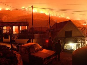 Yunani Berkobar Dilanda Kebakaran Hutan Yunani Berkobar Dilanda Kebakaran Hutan