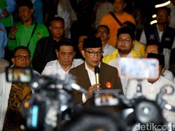 RK-Suswono Berlatih Pantun untuk Persiapan Debat Pilgub Jakarta RK-Suswono Berlatih Pantun untuk Persiapan Debat Pilgub Jakarta