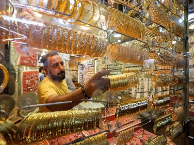 Potret Warga Mesir Beralih ke Emas China Saat Harga Emas Meroket