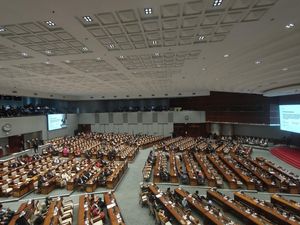 DPR Setujui 5 RUU Ratifikasi Perjanjian Internasional Pertahanan Jadi UU DPR Setujui 5 RUU Ratifikasi Perjanjian Internasional Pertahanan Jadi UU