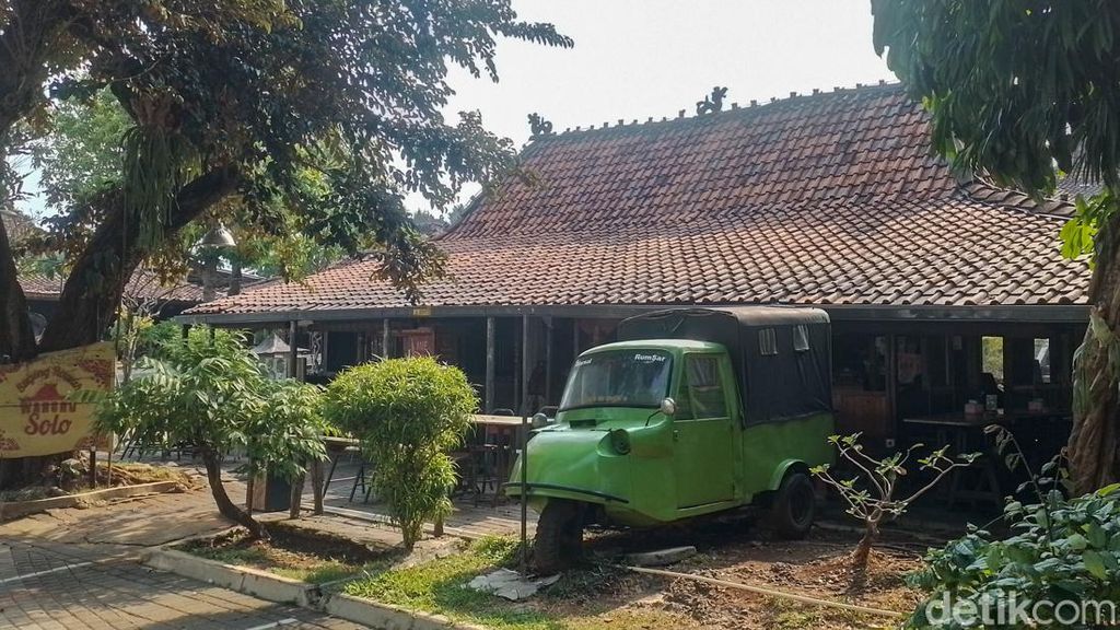 Secuil Suasana Solo di Jakarta Selatan Secuil Suasana Solo di Jakarta Selatan