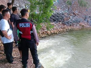Bocah 8 Tahun di Batam Tewas Tenggelam Saat Berenang di Parit Besar Bocah 8 Tahun di Batam Tewas Tenggelam Saat Berenang di Parit Besar