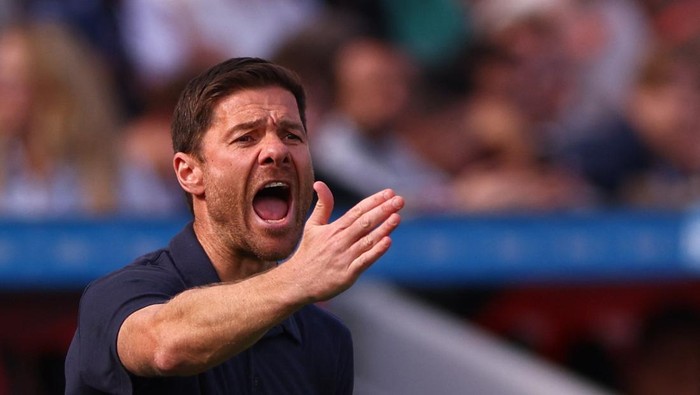 Soccer Football - Bundesliga - Bayer Leverkusen v VfL Wolfsburg - BayArena, Leverkusen, Germany - September 22, 2024 Bayer Leverkusen coach Xabi Alonso REUTERS/Thilo Schmuelgen DFL REGULATIONS PROHIBIT ANY USE OF PHOTOGRAPHS AS IMAGE SEQUENCES AND/OR QUASI-VIDEO.