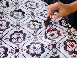 6 Toko Batik di Jogja dari yang Murah sampai Eksklusif, Kualitasnya Jempolan!