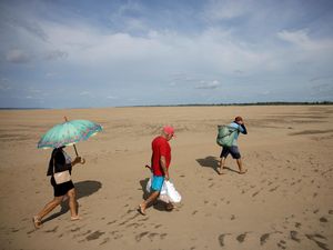 Foto Terkini Sungai Amazon Brasil yang Dilanda Kekeringan Parah Foto Terkini Sungai Amazon Brasil yang Dilanda Kekeringan Parah