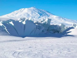 Setiap Hari, Gunung di Antartika Ini Memuntahkan Emas