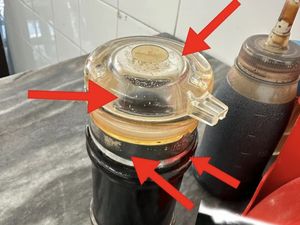 Tren Es Teh Manis dan Bahaya Bintik Putih pada Botol Kecap Asin Tren Es Teh Manis dan Bahaya Bintik Putih pada Botol Kecap Asin