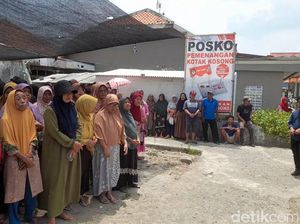 Dukung Kotak Kosong, Relawan di Brebes Kampanye ke Permukiman Warga Dukung Kotak Kosong, Relawan di Brebes Kampanye ke Permukiman Warga