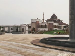Uang Rp 100 Ribu Bisa Kenyang hingga Nongkrong di Mal Karawang Uang Rp 100 Ribu Bisa Kenyang hingga Nongkrong di Mal Karawang