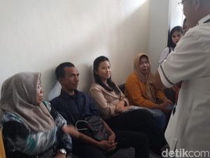 Keluarga Siswi SMP Dibunuh-Diperkosa Hadiri Sidang, Ini Harapannya Keluarga Siswi SMP Dibunuh-Diperkosa Hadiri Sidang, Ini Harapannya