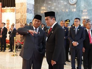 Presiden Terpilih Bisiki Mentan Amran di Pelantikan DPR RI, Ada Apa?