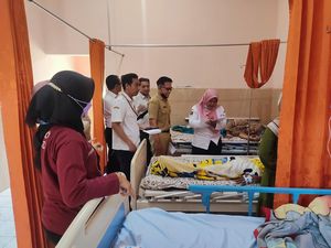 Puluhan Warga Blitar Mual dan Pusing Diduga Keracunan Ikan Gurami Puluhan Warga Blitar Mual dan Pusing Diduga Keracunan Ikan Gurami