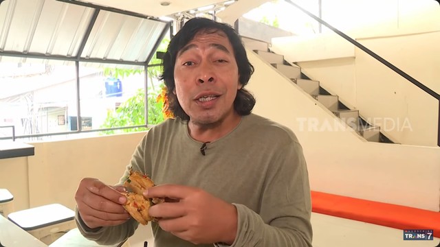 Berita Seputar Selebriti Insertlive Terkini : Cerita Komeng Ditangkap Polisi Thailand Gegara Adul