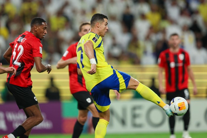 Liga Champions Asia RIYADH, SAUDI ARABIA - SEPTEMBER 30: Cristiano Ronaldo of Al Nassr during the AFC Champions League Elite match between Al Nassr and Al Rayyan at Al Awwal Park on September 30, 2024 in Riyadh, Saudi Arabia. (Photo by Yasser Bakhsh/Getty Images)
